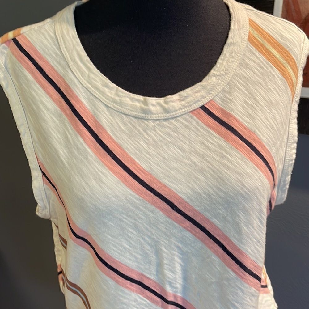 Lou & Grey slub diagonal stripe curved hem tank. Medium. - Picture 2 of 5